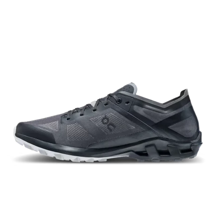 Key features Weight: 230g CloudTec® cushioning for competitive comfort 30% Carbon Speedboard® for the most powerful take-offs A single layer mesh upper keeps you light on your feet On Cloud Black Cloudventure Peak 3